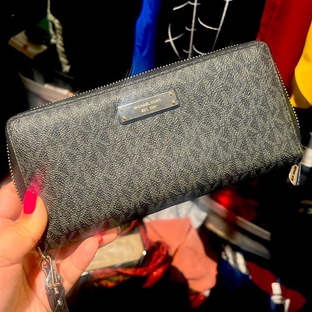 Micheal Kors wallet